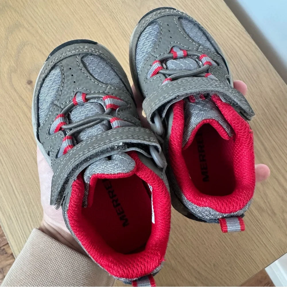 MERRELL Toddler Boys Size 5M US Hiking Shoes Outback Low